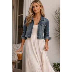 Levi’s Cropped Denim Jacket Medium Blue Stretch Fitted Y2K Style